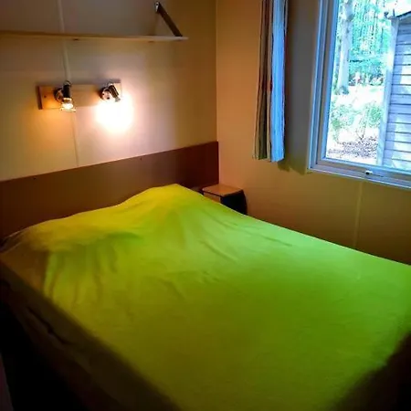 Mobil-home Dans La Foret Haute Et Tranquille *